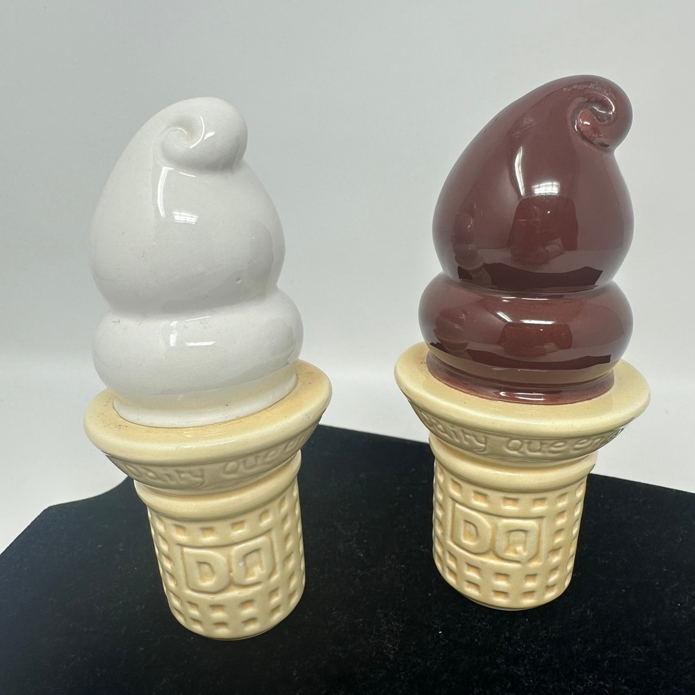 Dairy Queen Salt and Pepper Shakers Unisex OS Brown White Soft Serve Cone 1998